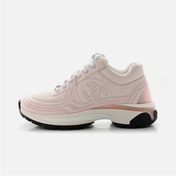 Chanel Women's light Pink Sneakers size 4024s g39792